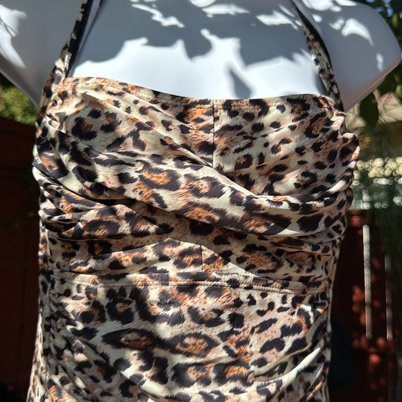 Cheetah one piece swimsuit - Picture 4 of 5